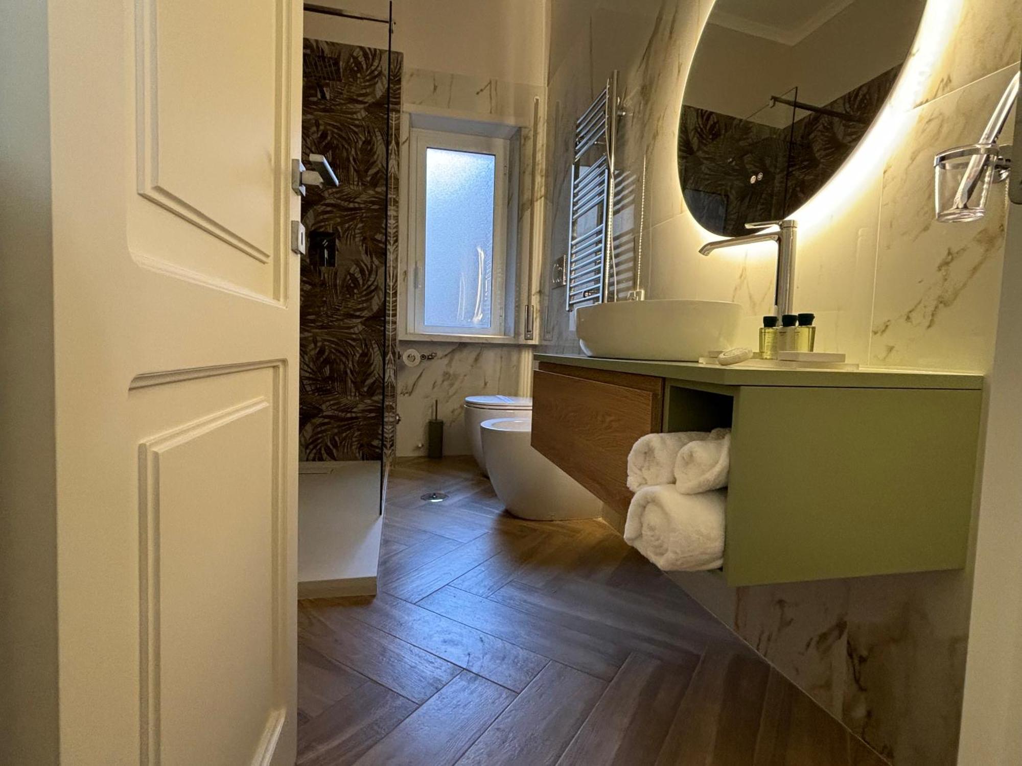 Corso Marconi Boutique Apartment - Luxury Central Apartment Next To The Port Civitavecchia Extérieur photo